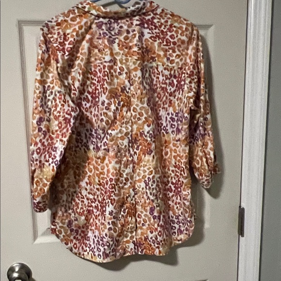 Women's Chico’s size 1 Multicolor Leopard Print Top 3/4 sleeve - Picture 3 of 6